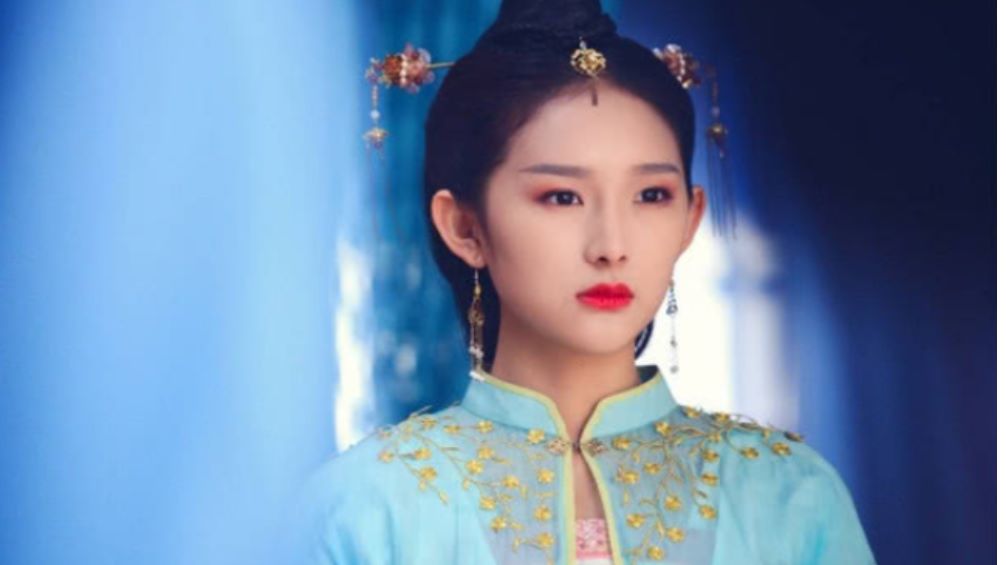 《倾世妖颜》苏穆君把叶兰拦腰搂入怀中:你是本君的!