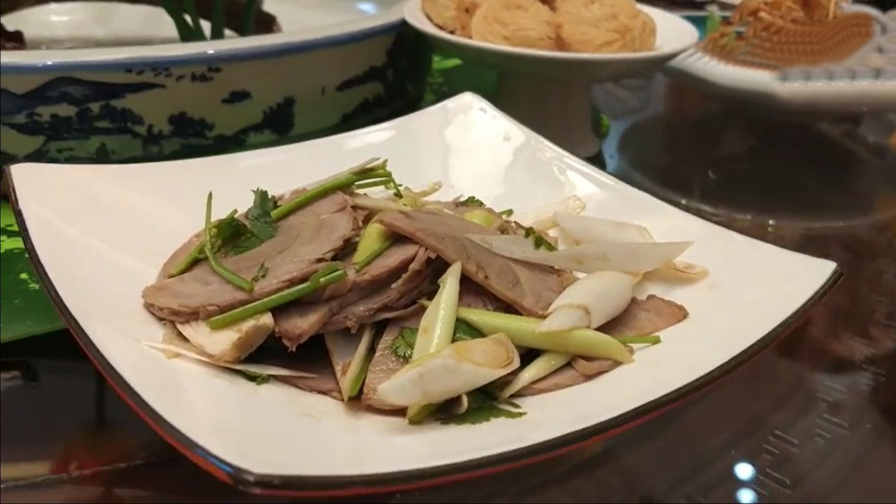 好看視頻-今天來到魯菜發源地博山,看一下博山本地特色菜餚和博山飲食