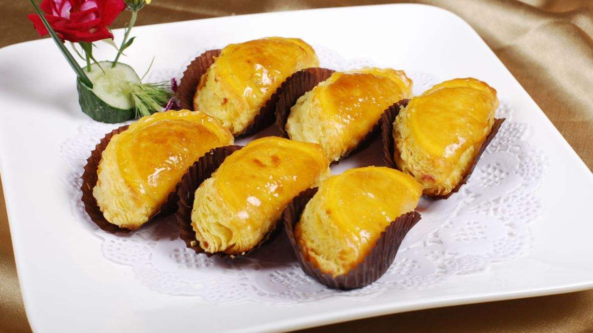 焦黄酥脆的榴莲酥,原来做法这么简单,口感酥到掉渣!