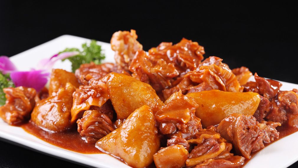 细火慢炖出好味——红烧牛腩 服务升级 2独门秘制红烩牛腩,外面绝对吃