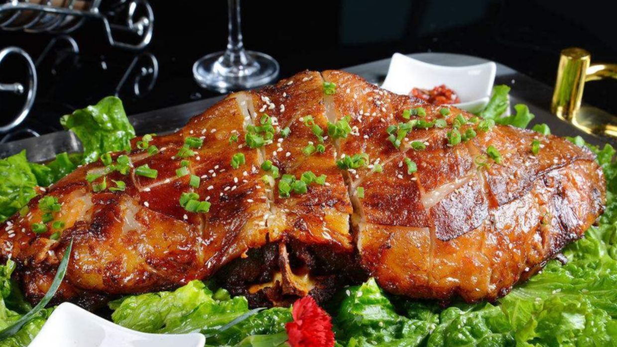 舌尖上的烧烤江湖,烧烤宗主馕坑之新疆烤全羊,烤包子,羊肉烤串