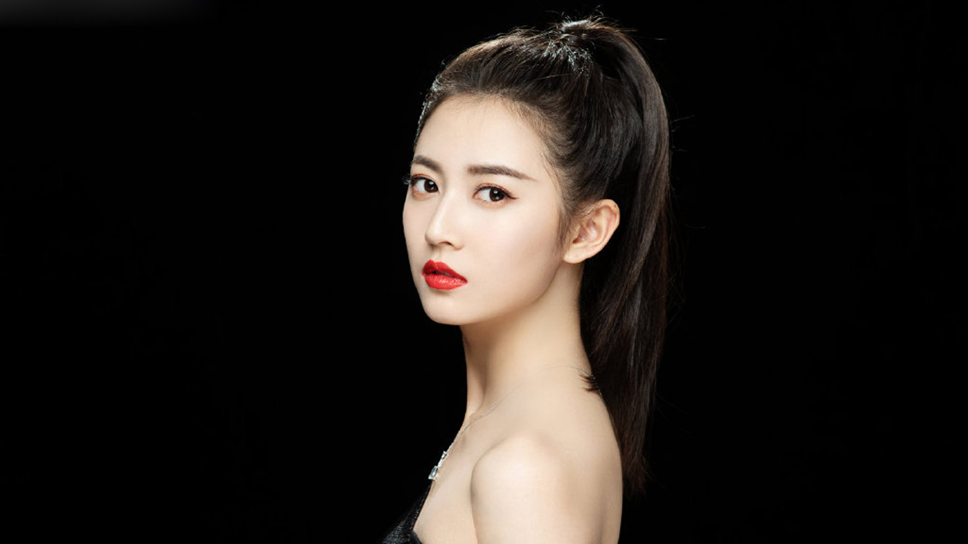 3杨紫:原名杨旎奥,1992年11月6日出生于北京市房山区,中国内地女演员