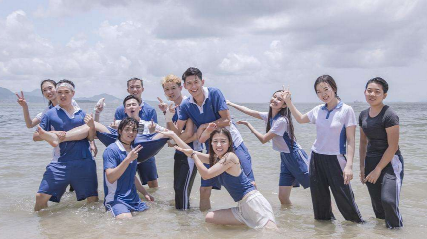 再见18班:老谭第一次向18班的同学发火,全班同学瞬间安静了