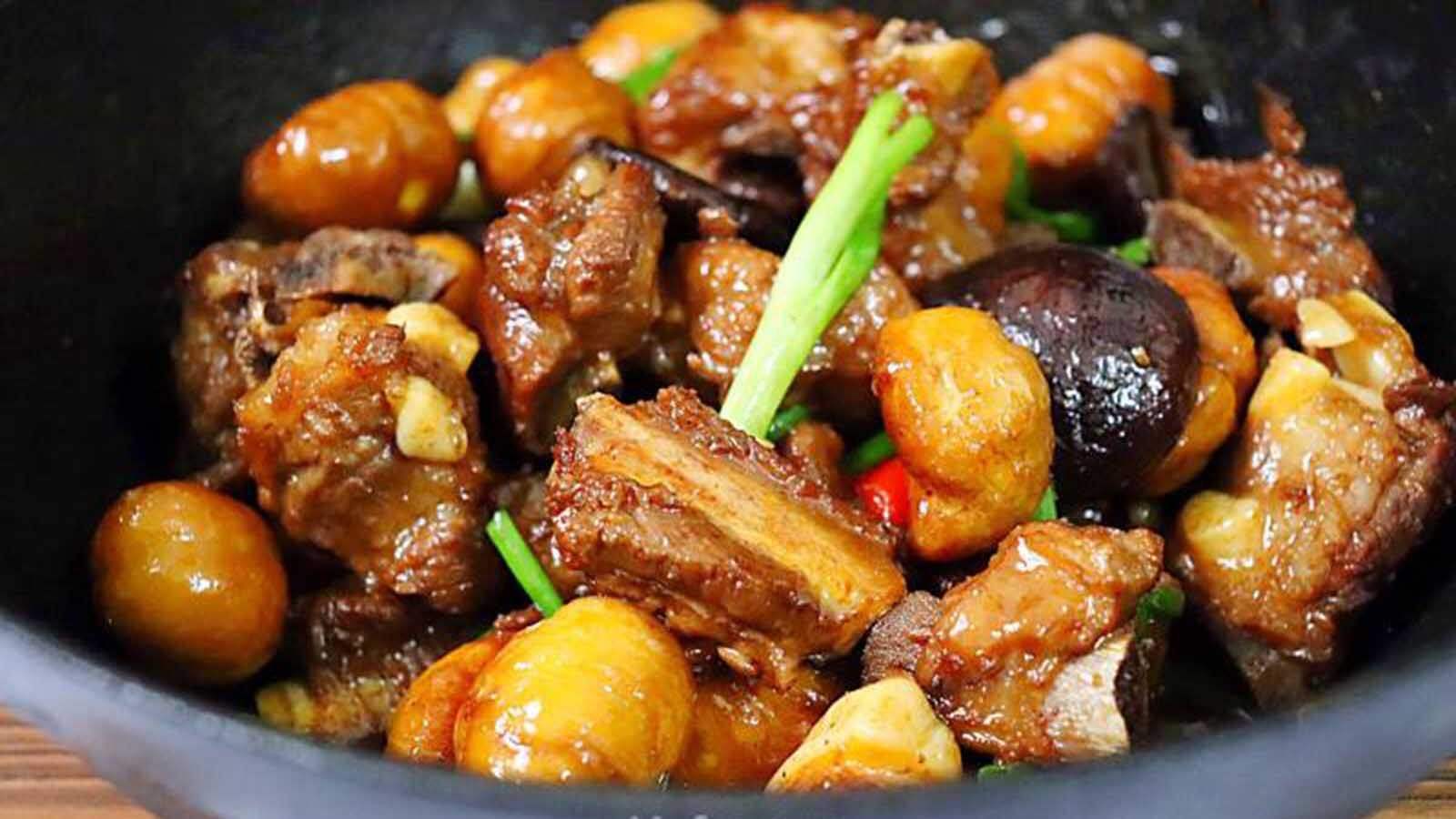 洋葱炒鸡丁,腊肉炒干菜,啤酒鱼,板栗烧排骨等热菜的做法操作起来简单