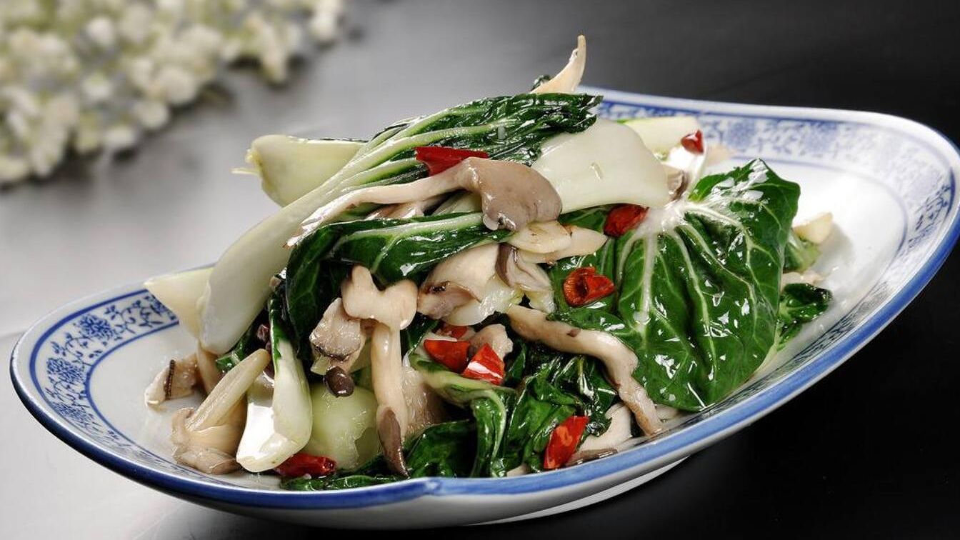 鲜蘑炒油麦菜的家常做法