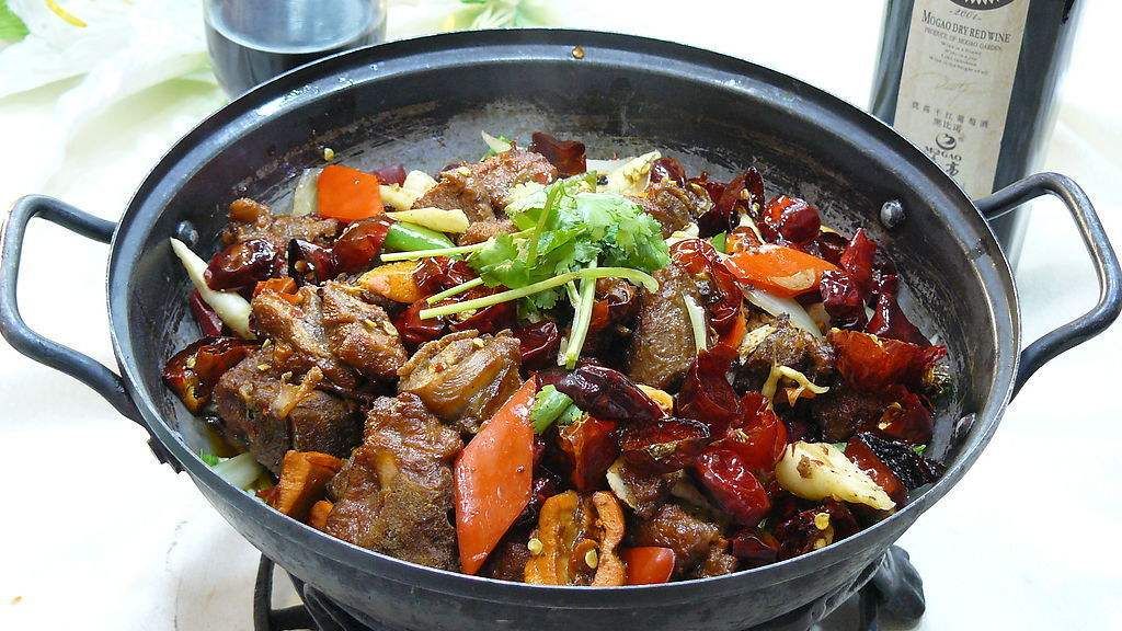 01:18  来源:爱芝士-干锅鸡肉的做法 服务升级 3鲜香麻辣,营养丰富