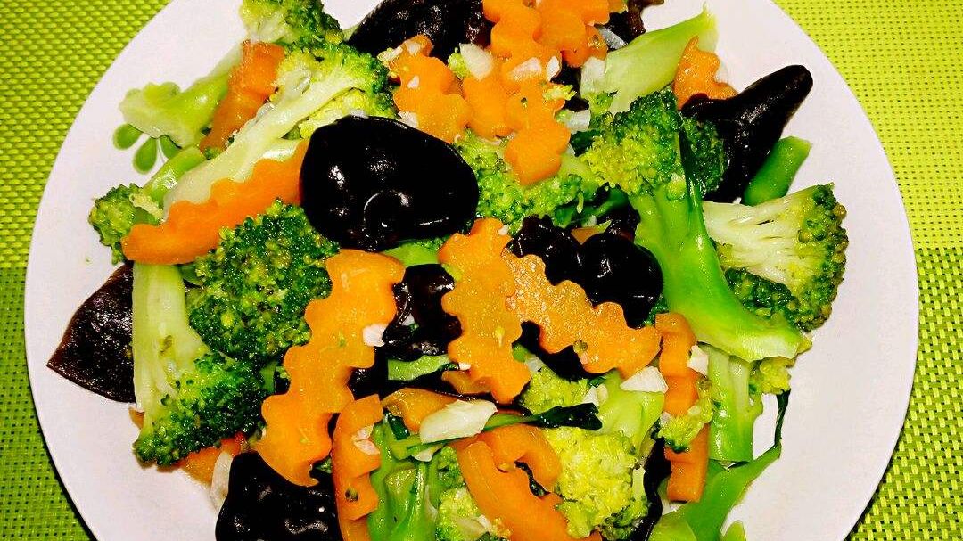 白灼西兰花的做法