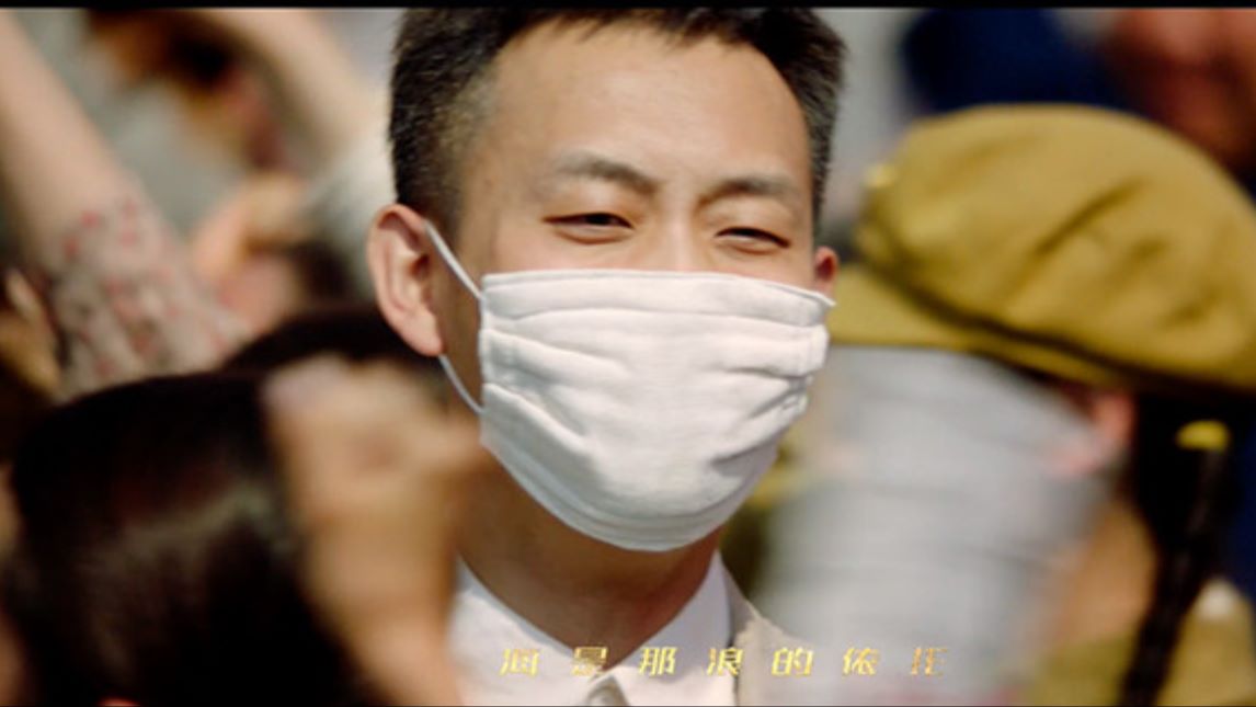 我和我的祖国,欧豪站在屋顶上大喊这段,看哭无数观众,太经典了