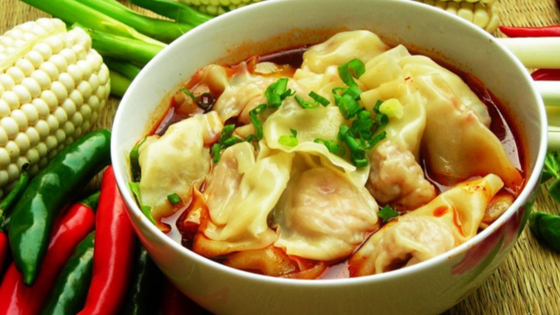 4龙抄手,北方多称为馄饨(亦作混沌),山东有的地方称馉饳,广东则称之为