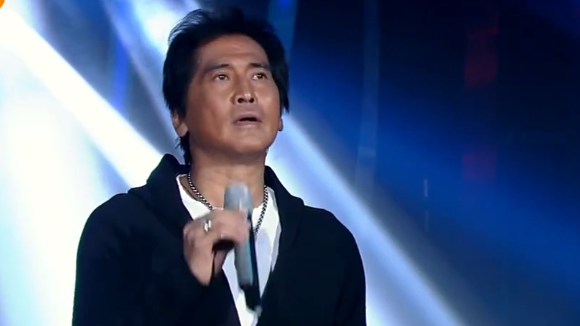 齐秦演唱经典歌曲《夜夜夜夜》,深情演绎让无数观众感动!