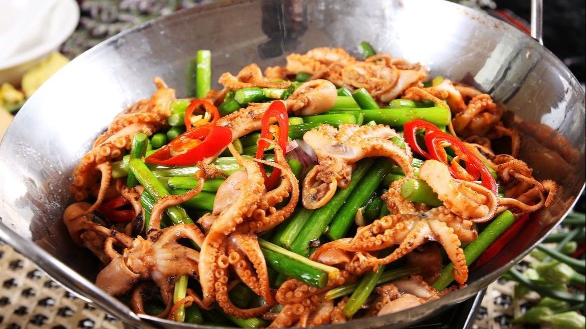 干锅鱿鱼怎么做