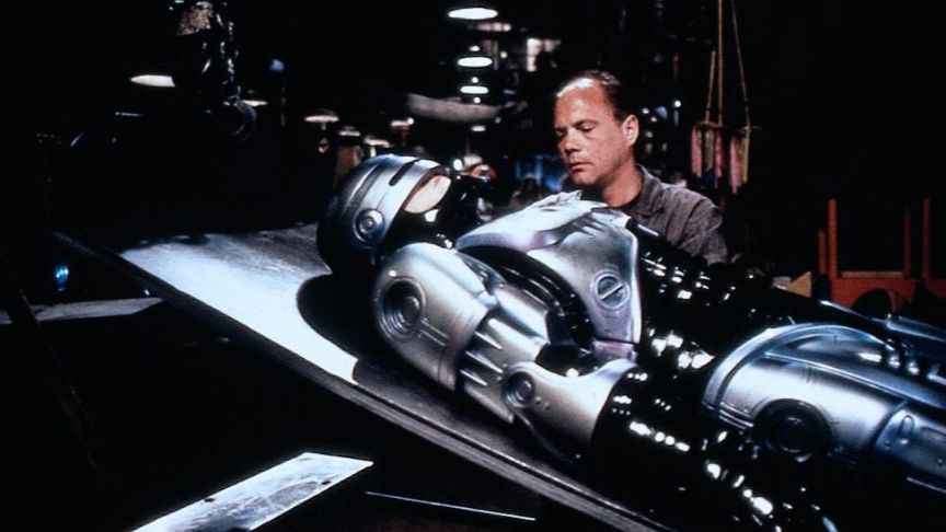 《机械战警3》机械战警大战日本武士机器人